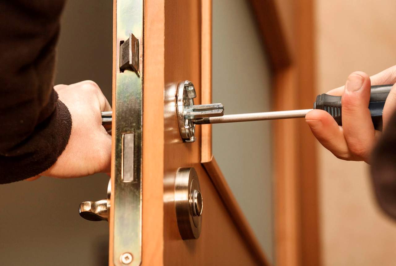 house door unlock service
